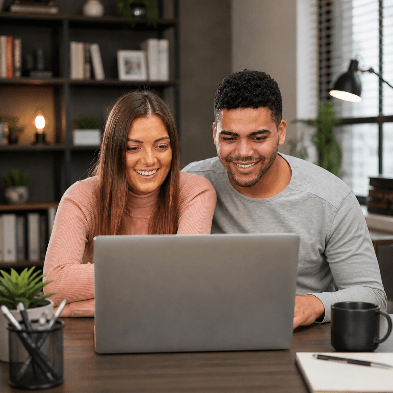 Samen achter de laptop: hypotheek rustig voorbereiden